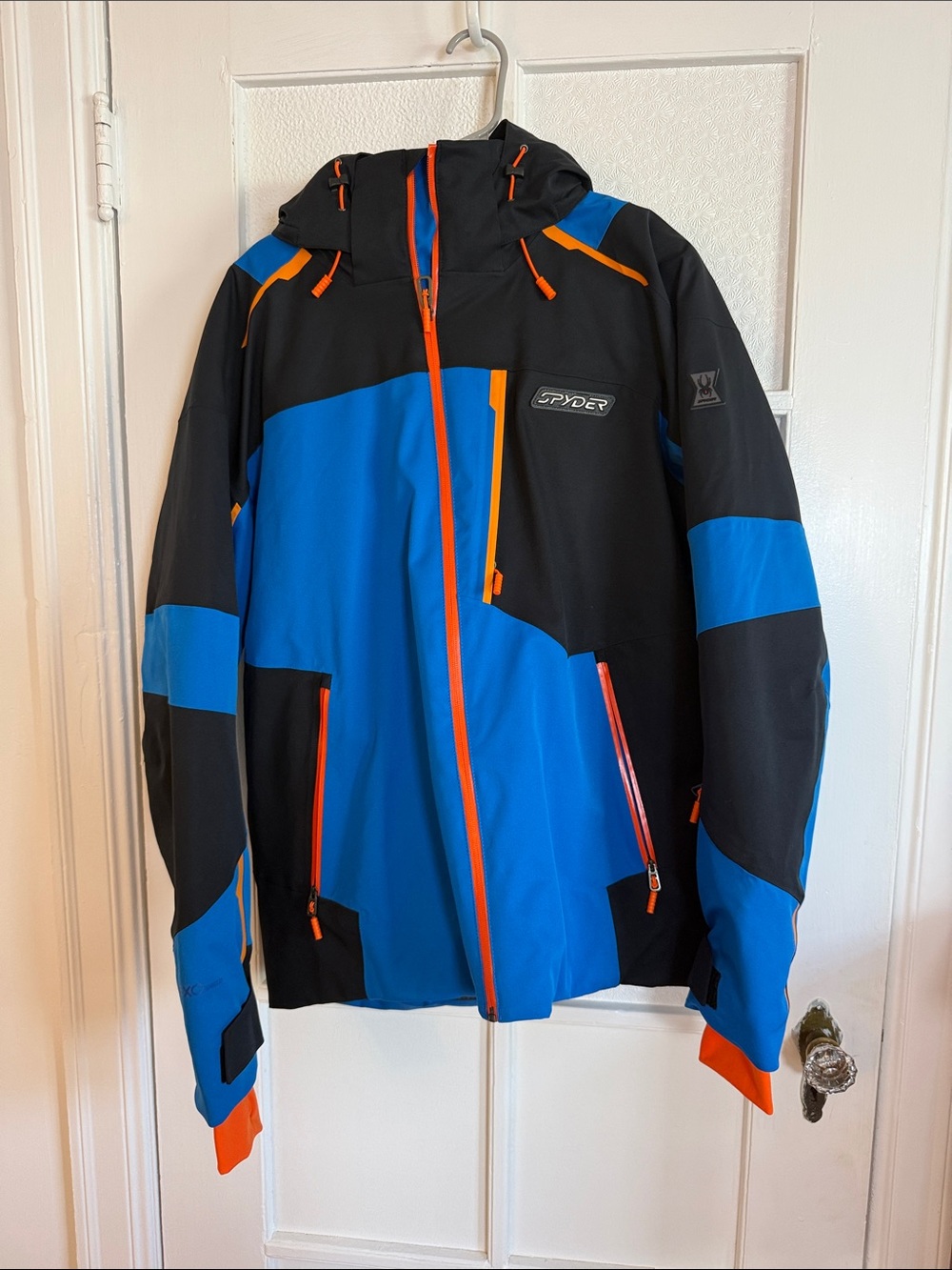 NEVER WORN Spyder Men’s Black and Blue Ski Jacket with Orange Accents - Picture 2 of 5